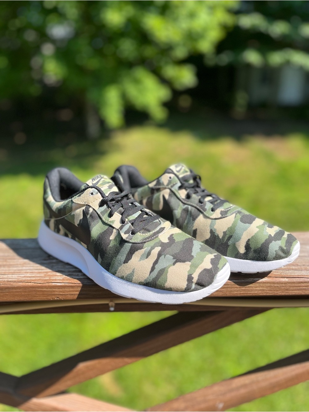 ✨NEW✨ Men’s Nike Camo Rosherun Sneakers